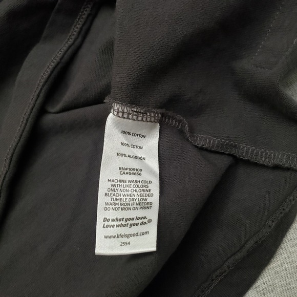 Life Is Good Top Womens 2XL Gray Classic Fit Short Sleeve Crusher Tee Sail Boat - Picture 5 of 10